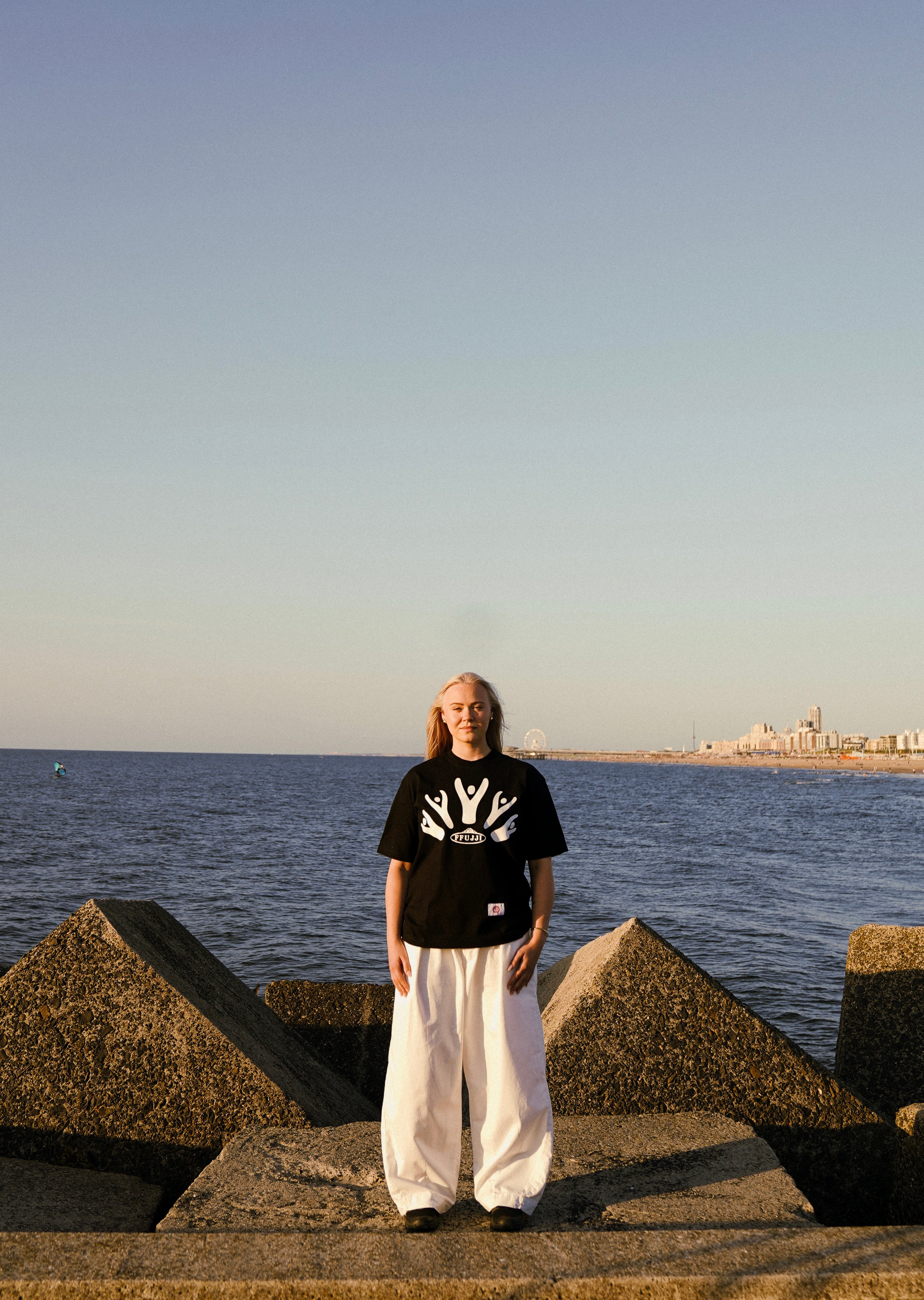 FFUJJI COMMUNAL TEE BLACK